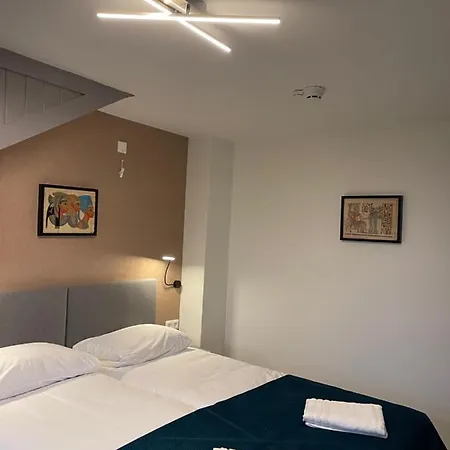 Sint-maria Next Door ファルケンブルフ