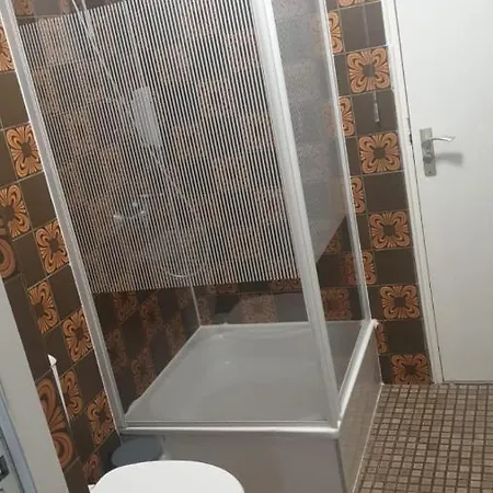 Sint-maria Next Door מלון