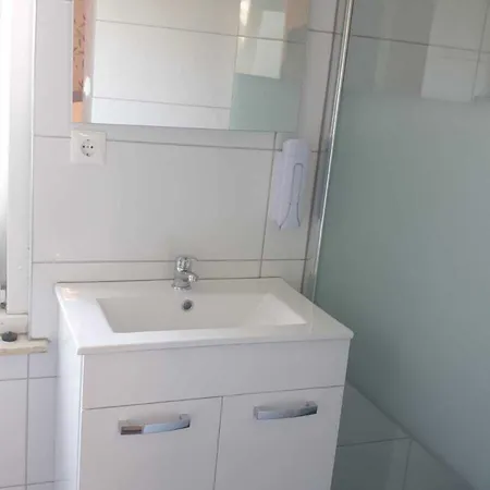 Sint-maria Next Door ファルケンブルフ