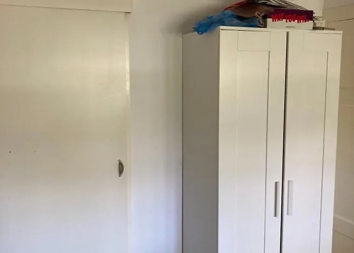 Sint-maria Next Door Готель *