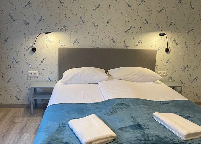 Sint-maria Next Door Готель